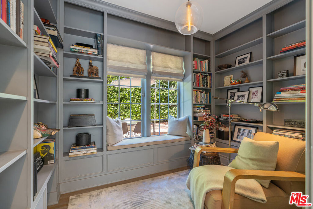 560 S Bronson Avenue - Photo 12