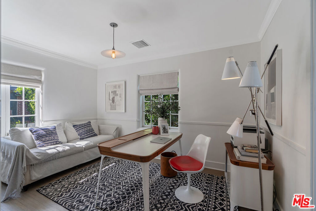 560 S Bronson Avenue - Photo 56