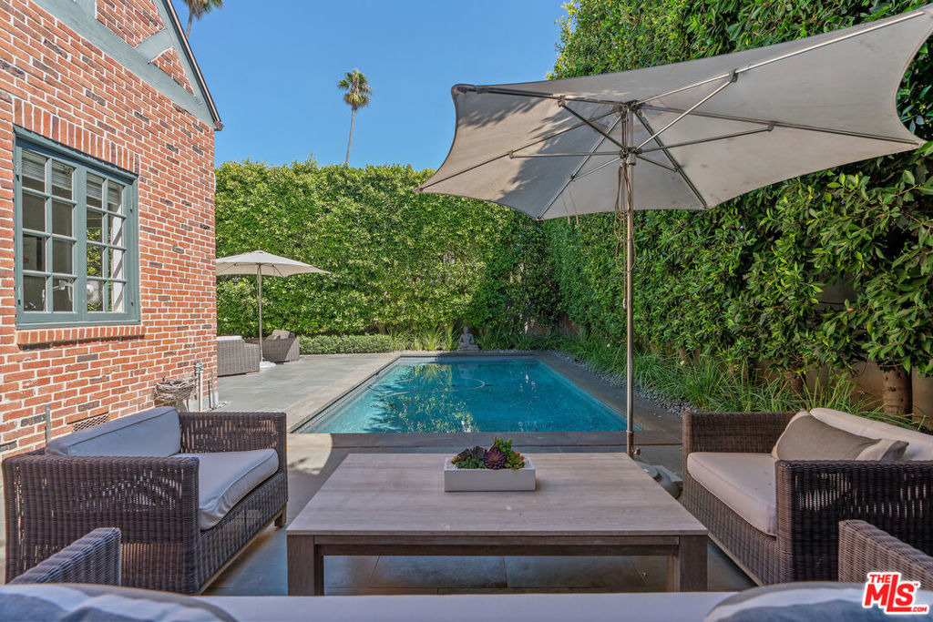 560 S Bronson Avenue - Photo 33