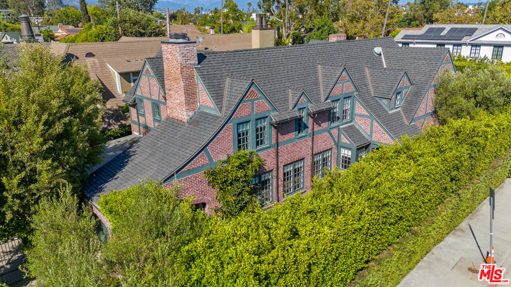 560 S Bronson Avenue - Photo 59