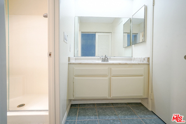 5760 Owensmouth Avenue - Photo 16