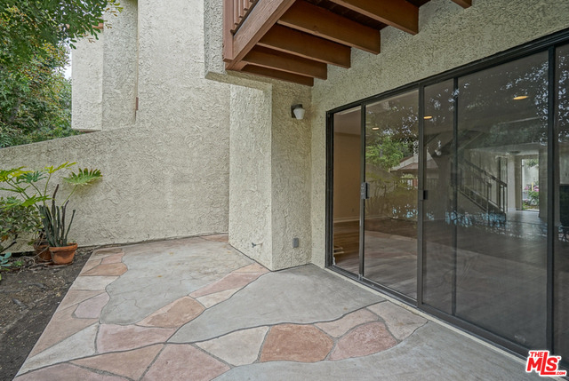 5760 Owensmouth Avenue - Photo 17