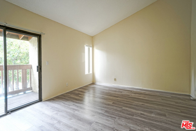 5760 Owensmouth Avenue - Photo 9