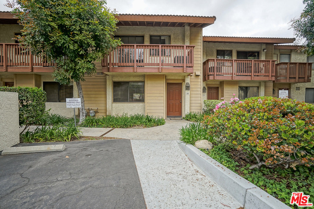 5760 Owensmouth Avenue - Photo 19