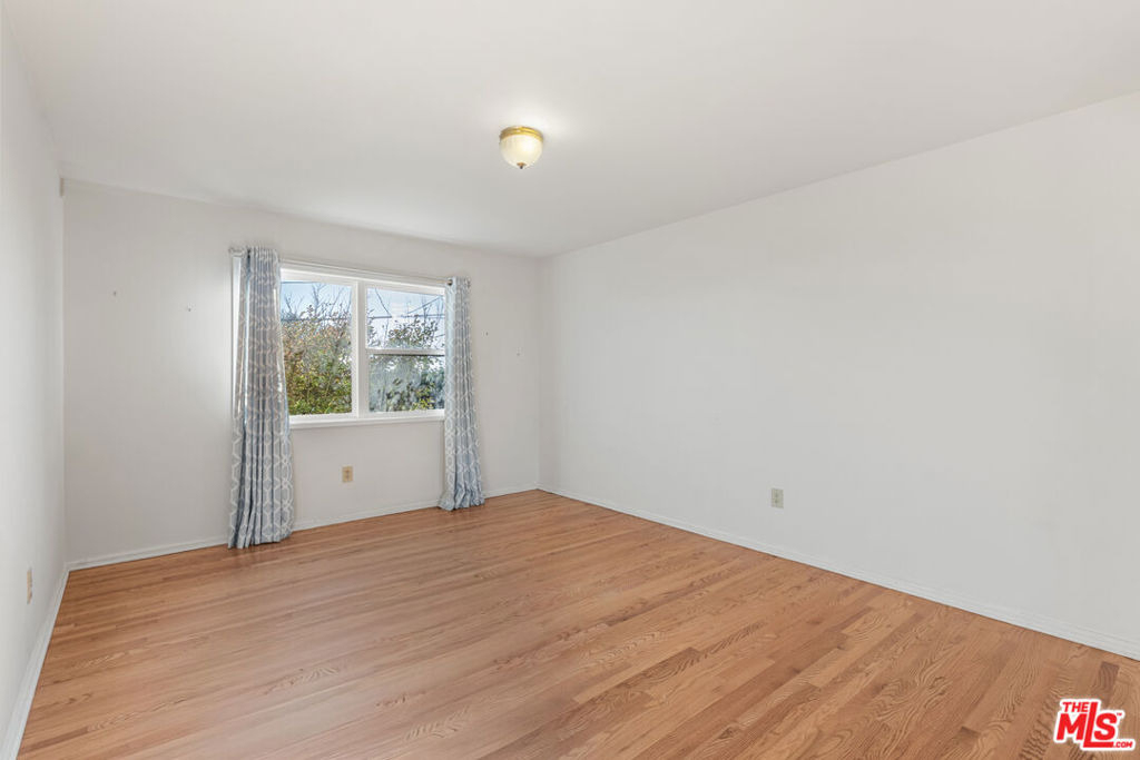 7203 Rindge Avenue - Photo 18