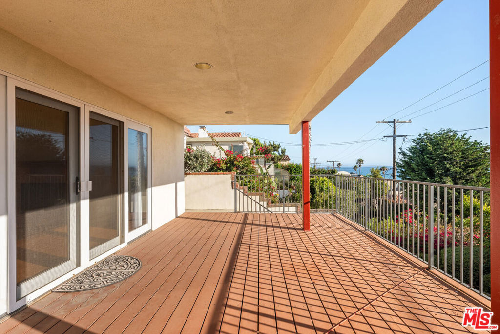 7203 Rindge Avenue - Photo 12