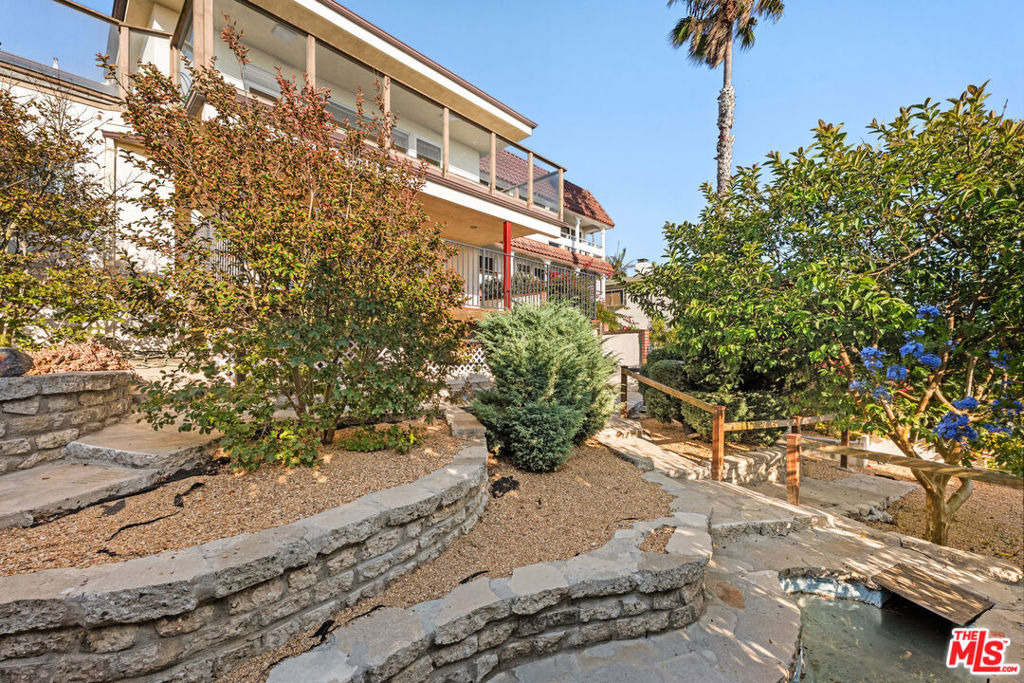 7203 Rindge Avenue - Photo 21