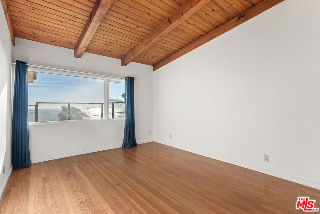 7203 Rindge Avenue - Photo 16