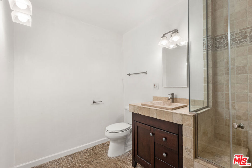 7203 Rindge Avenue - Photo 19