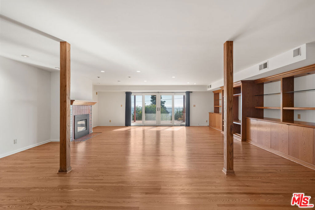 7203 Rindge Avenue - Photo 11