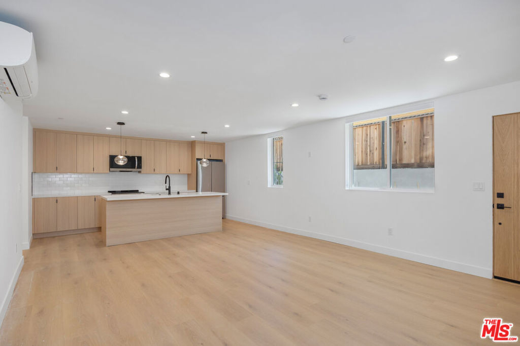1332 Mohawk Street - Photo 3