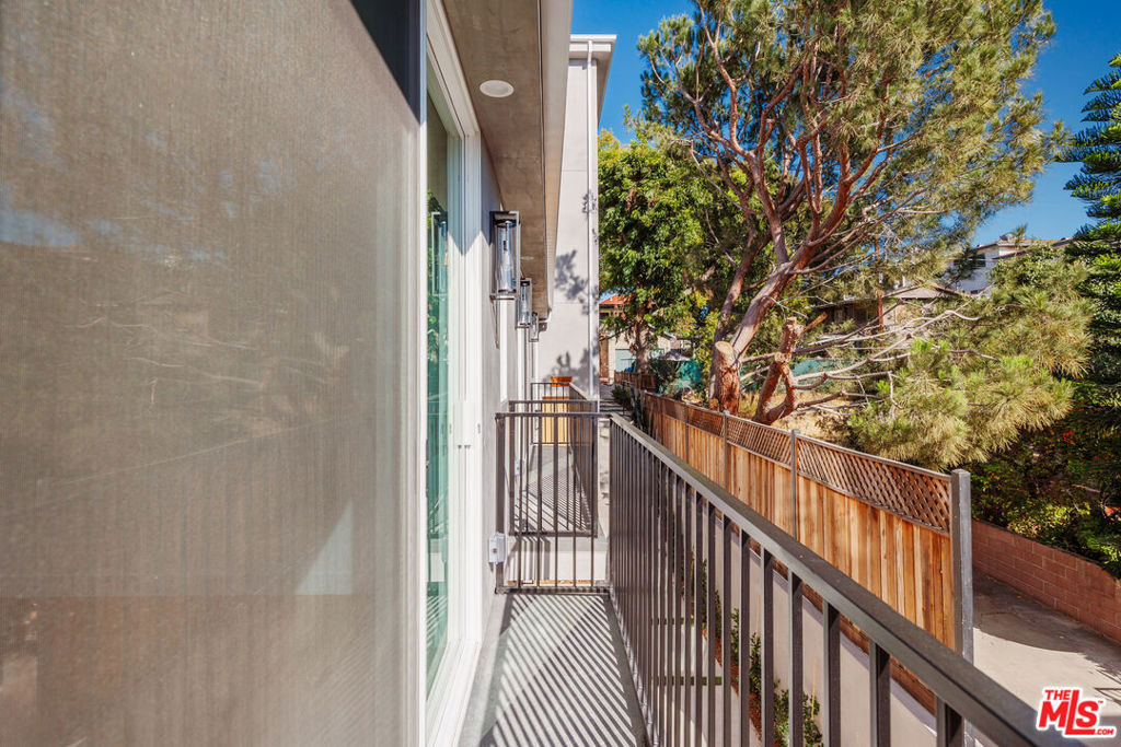 1332 Mohawk Street - Photo 5