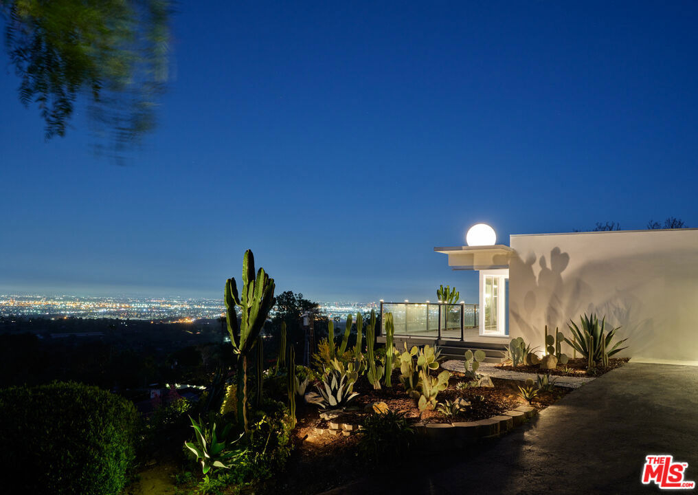 12 Deerhill Drive - Photo 3