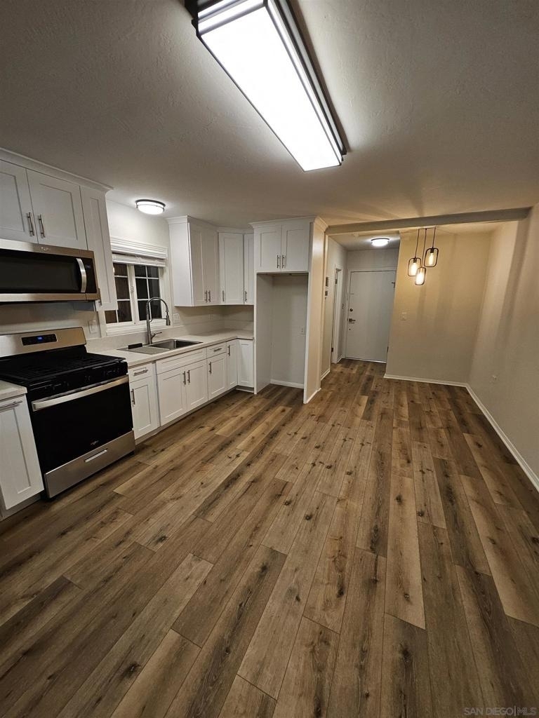520 Glover Ave - Photo 0