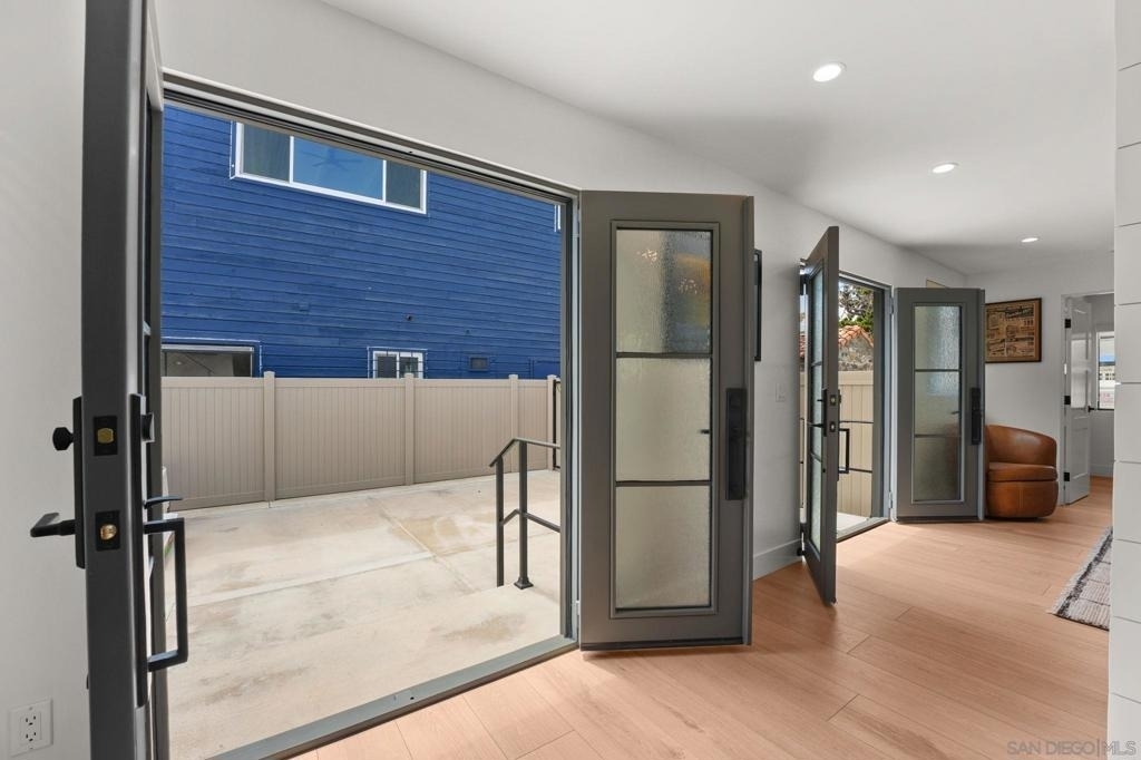 838 Portsmouth Court - Photo 4