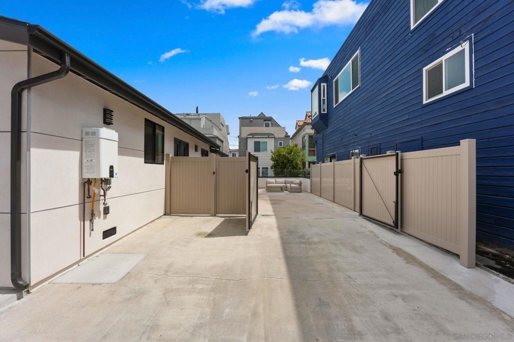 838 Portsmouth Court - Photo 17