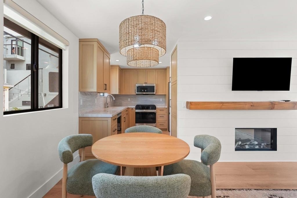 838 Portsmouth Court - Photo 6