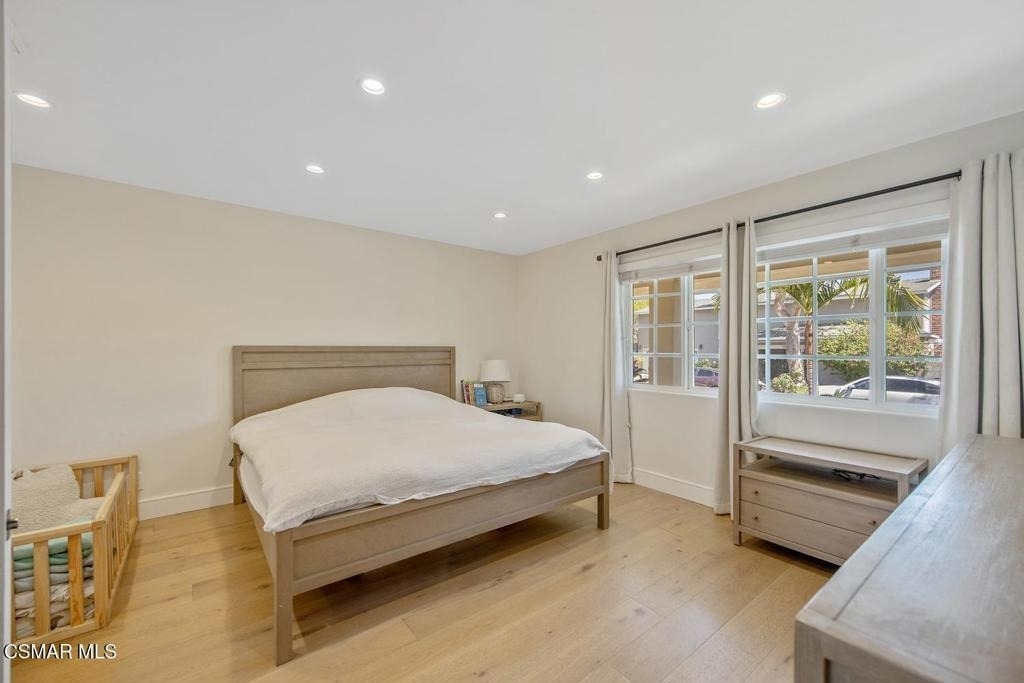 23350 Aetna Street - Photo 16
