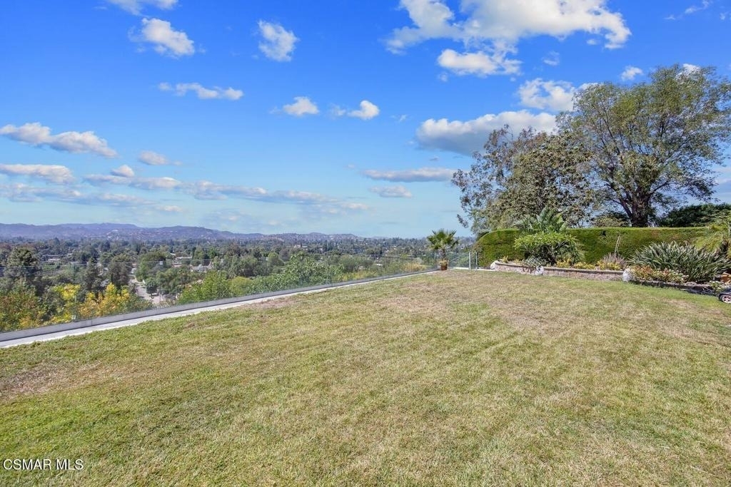 23350 Aetna Street - Photo 4