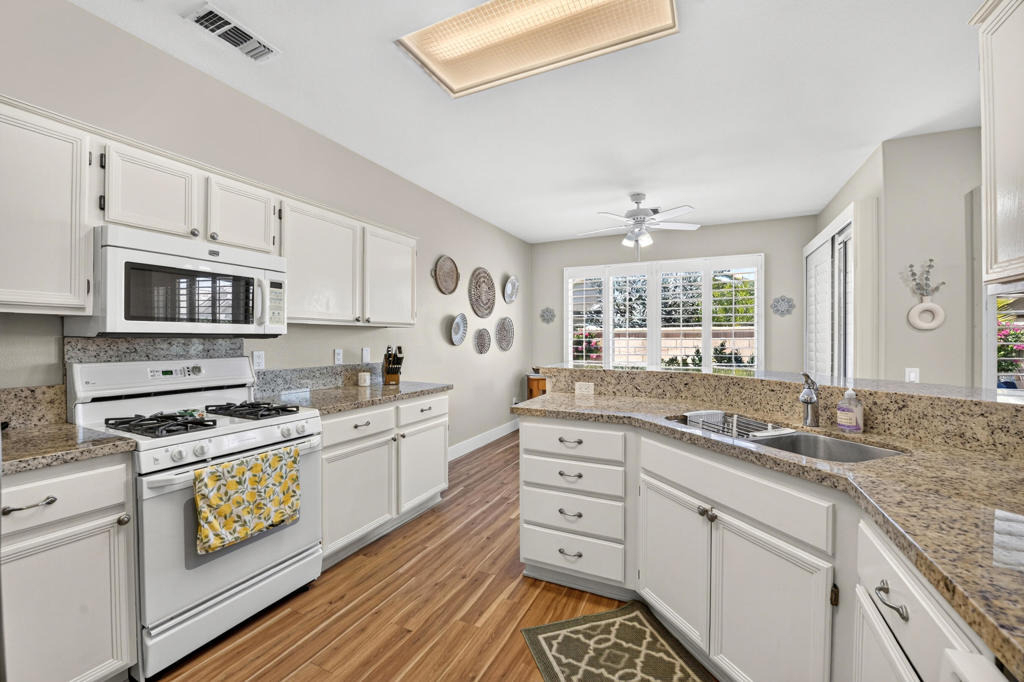 78724 Palm Tree Avenue - Photo 7