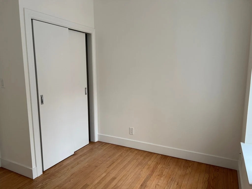East 21st Street - Photo 7