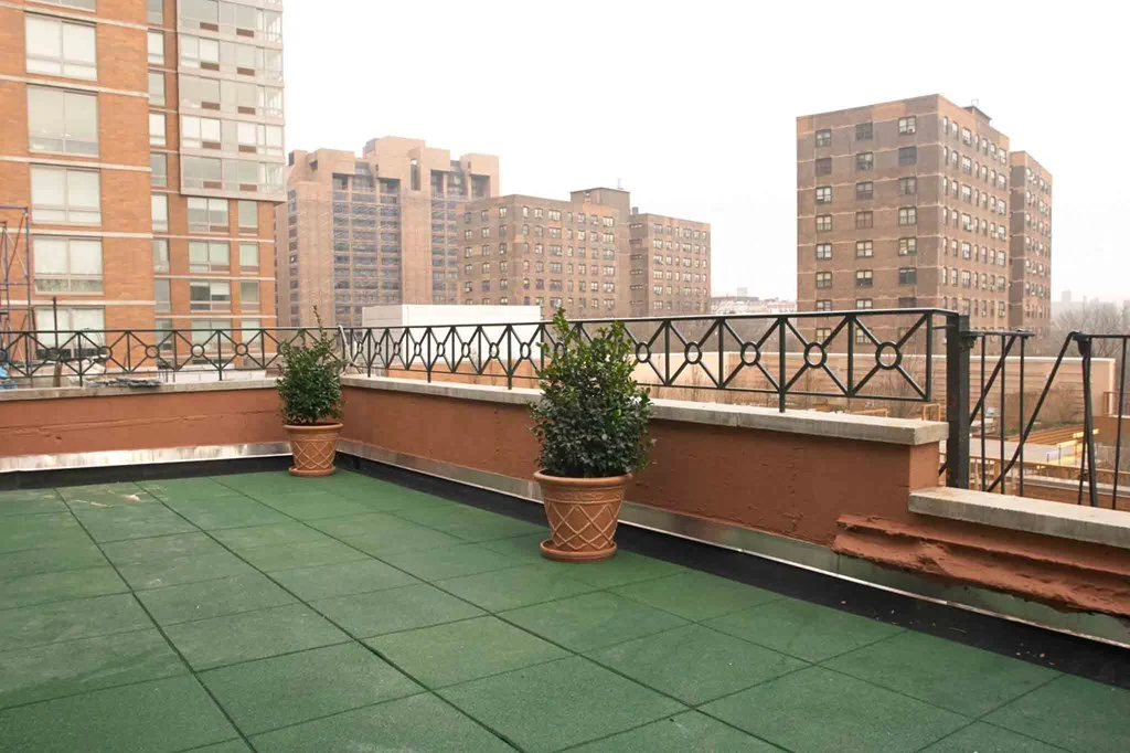 East 96th Street - Photo 8