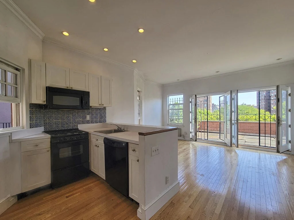 East 96th Street - Photo 1