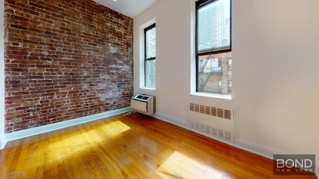 East 93rd Street - Photo 10