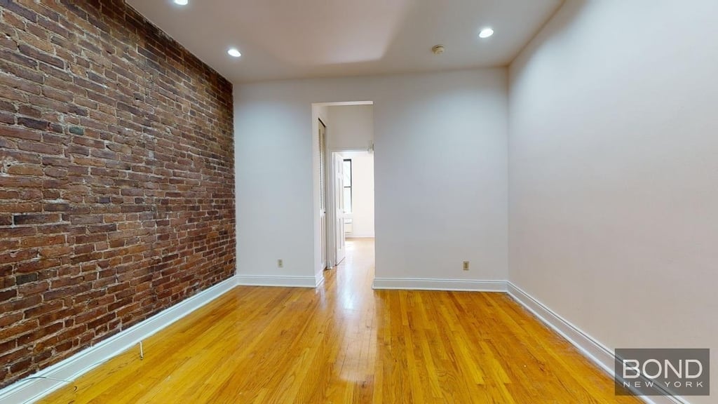 East 93rd Street - Photo 6
