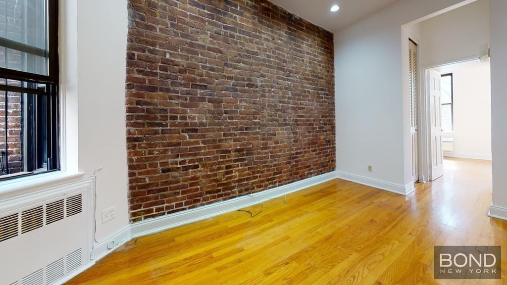 East 93rd Street - Photo 9