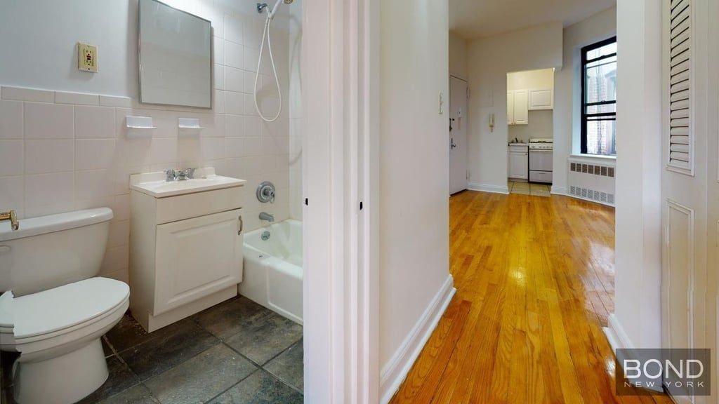 East 93rd Street - Photo 7