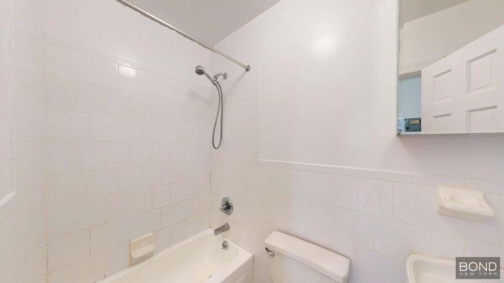 East 73rd Street - Photo 2