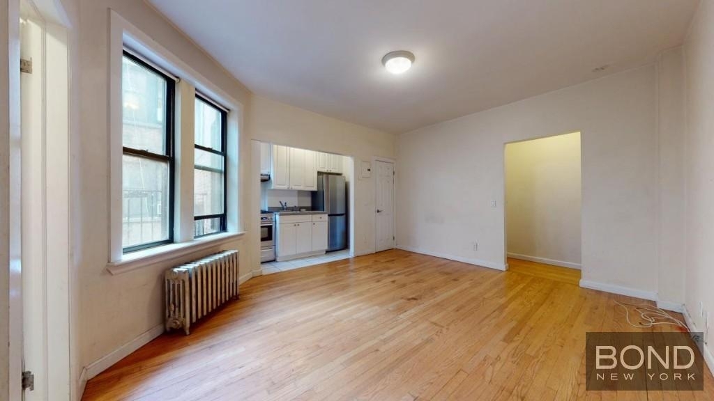 West 10th Street - Photo 1