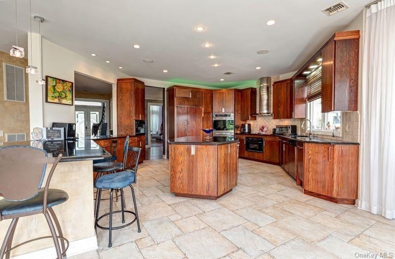 37 Crescent Cove Circle - Photo 2