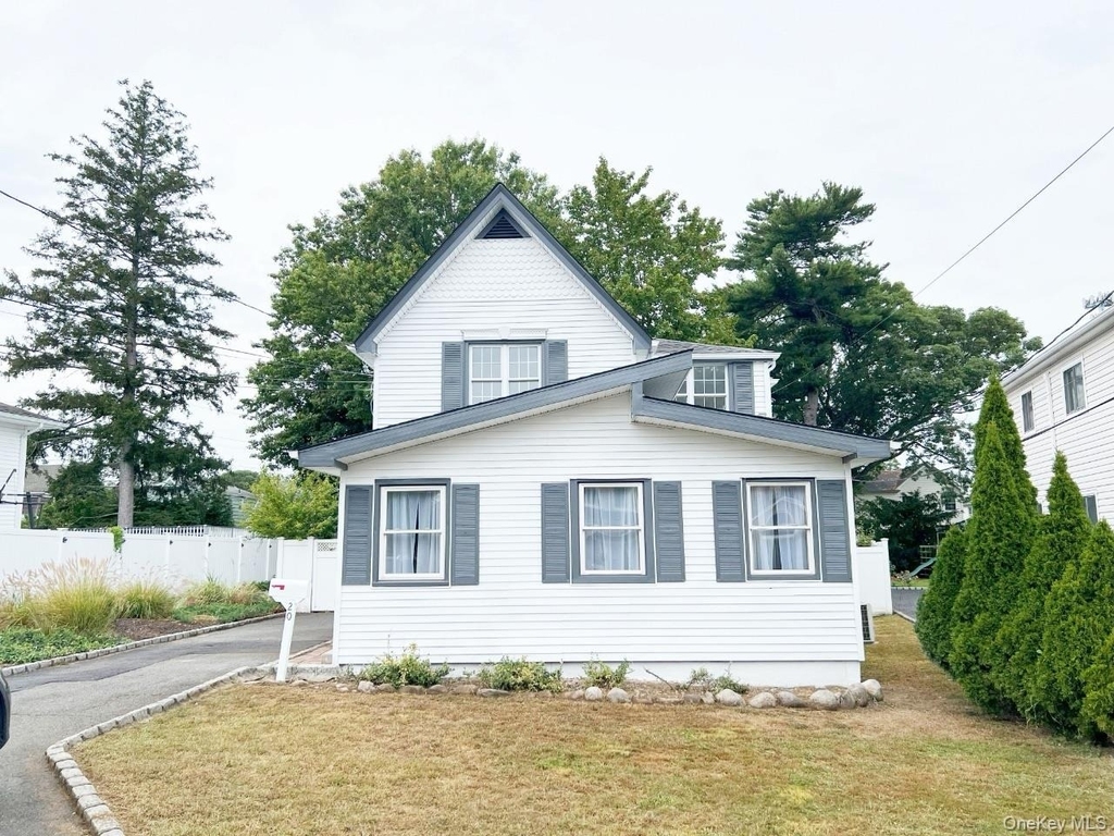 20 Walters Avenue - Photo 0