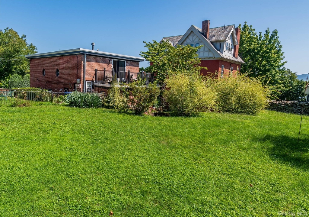 266 Grand Street - Photo 7