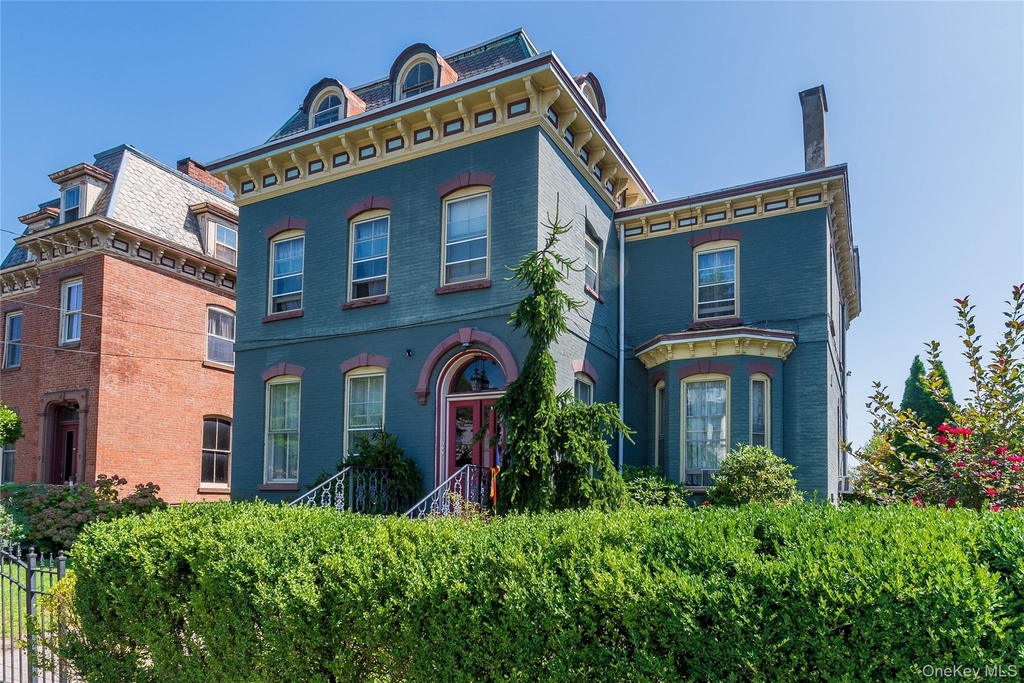 266 Grand Street - Photo 9