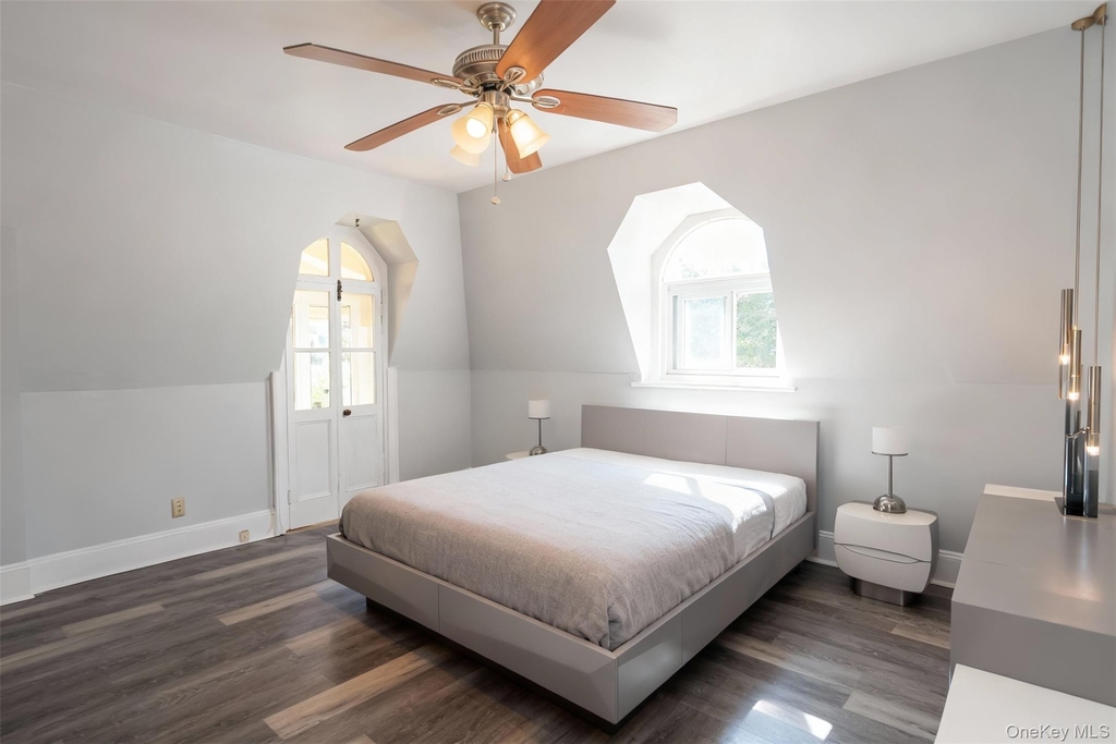 266 Grand Street - Photo 5