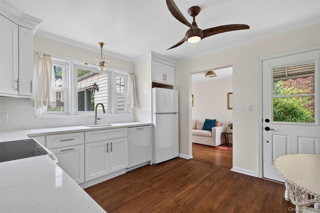 354 Eighth Avenue - Photo 6