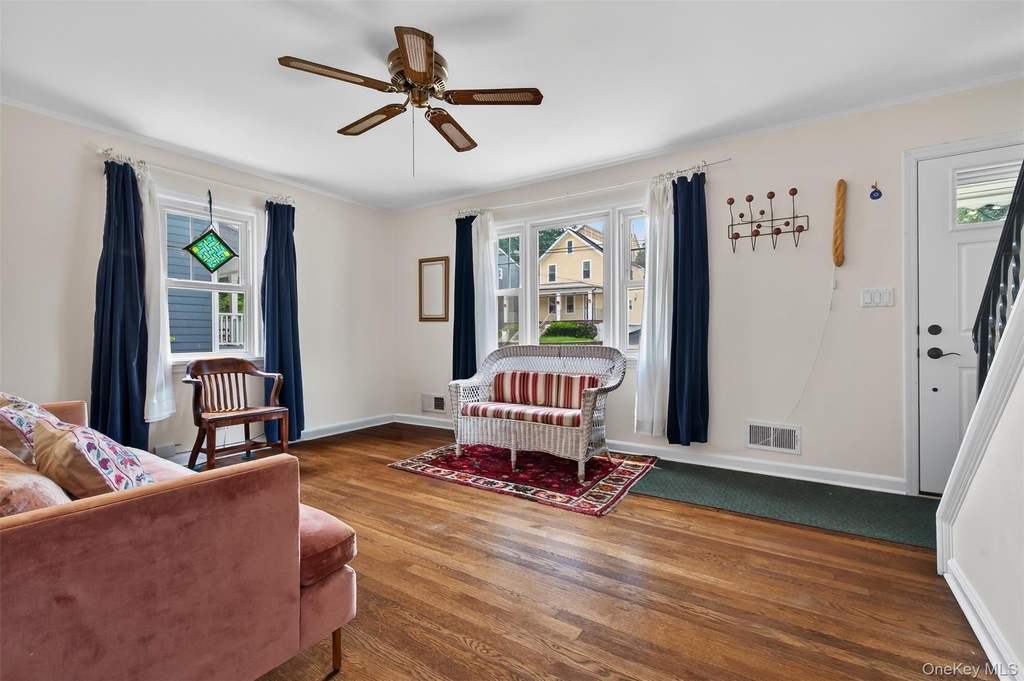 354 Eighth Avenue - Photo 3