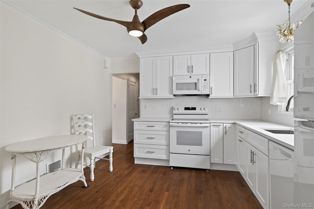 354 Eighth Avenue - Photo 7