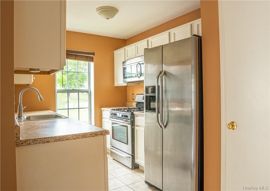 119 Ruth Court - Photo 3