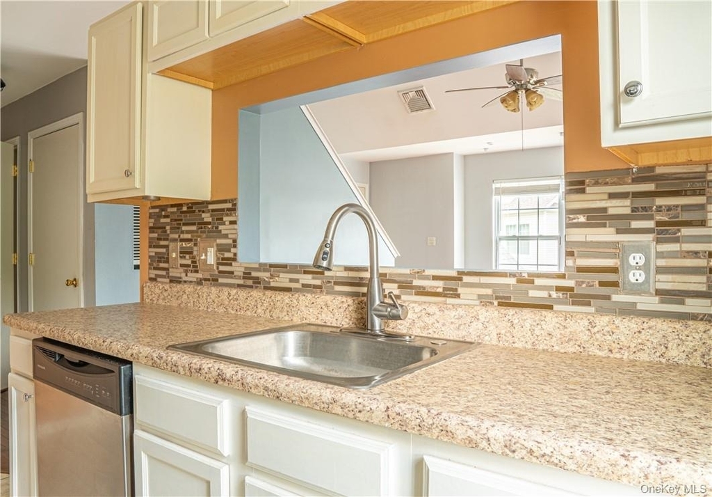 119 Ruth Court - Photo 4