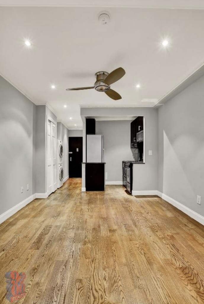 E 26TH ST - Photo 1