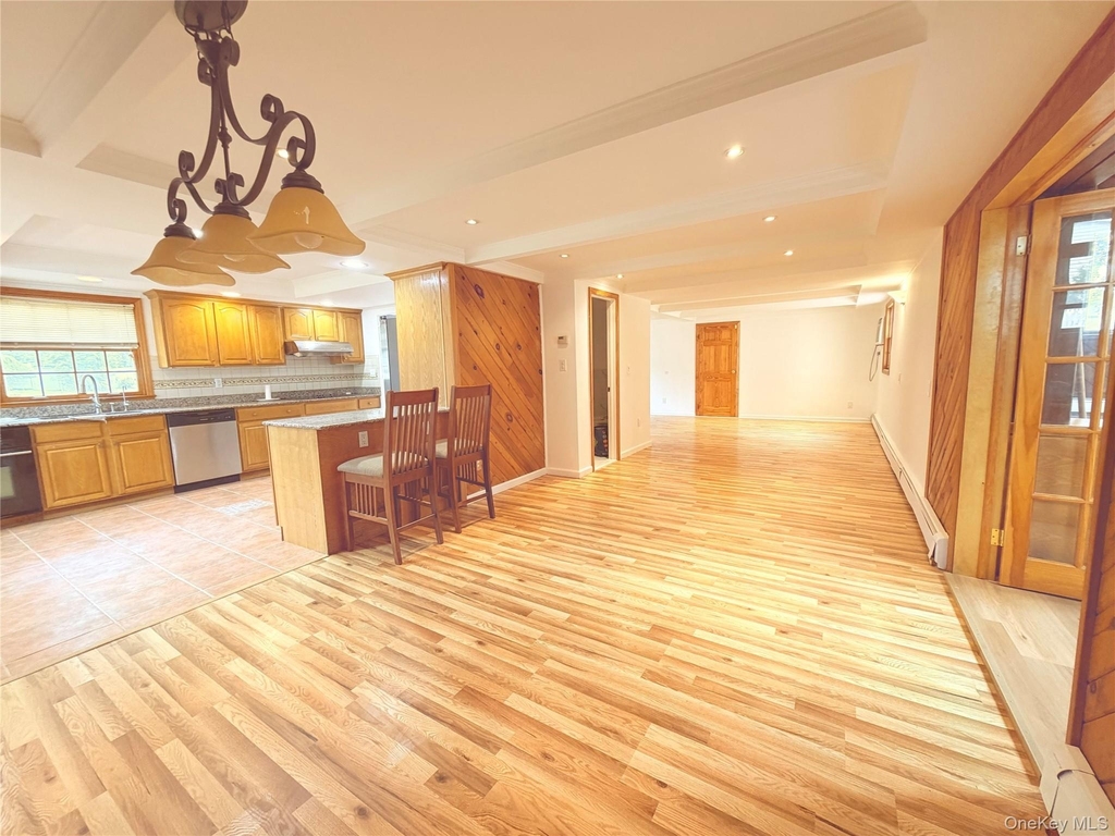 8 College Drive - Photo 3