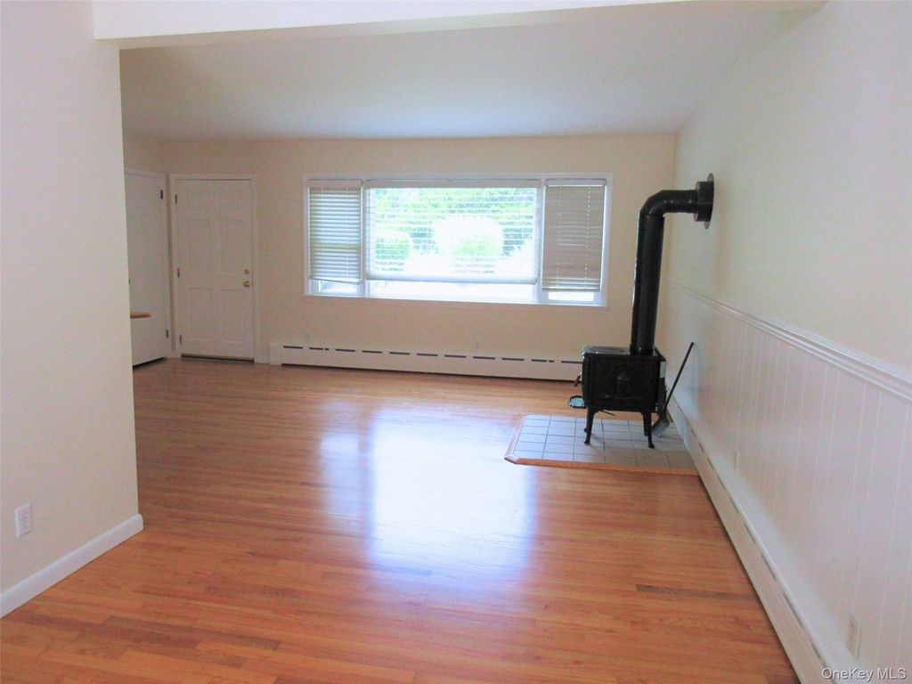 14 Piney Point Avenue - Photo 3