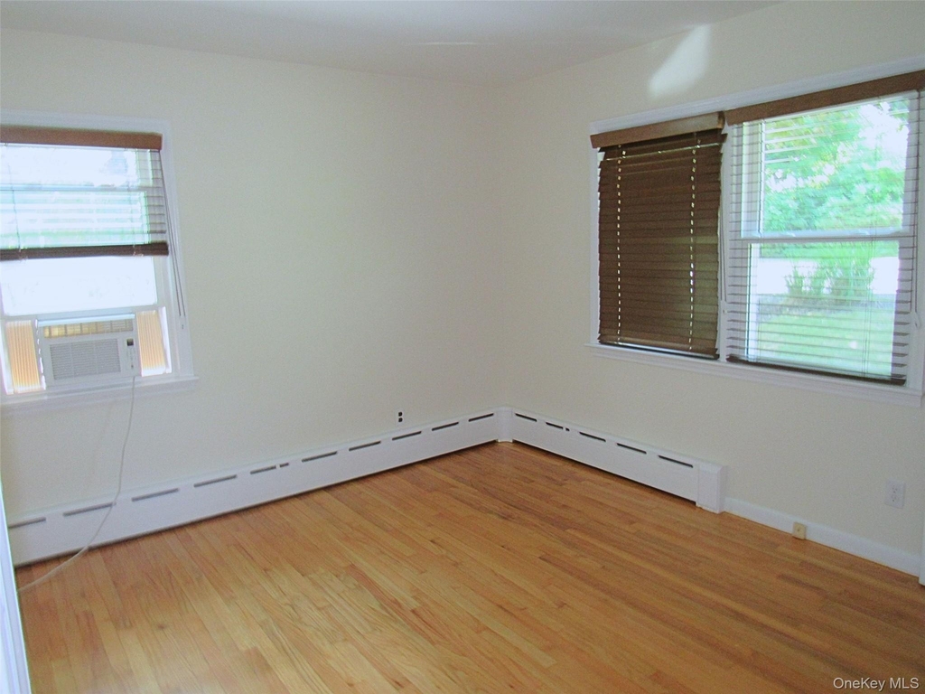 14 Piney Point Avenue - Photo 10