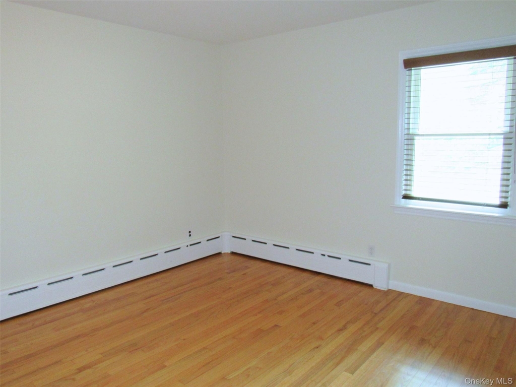 14 Piney Point Avenue - Photo 18