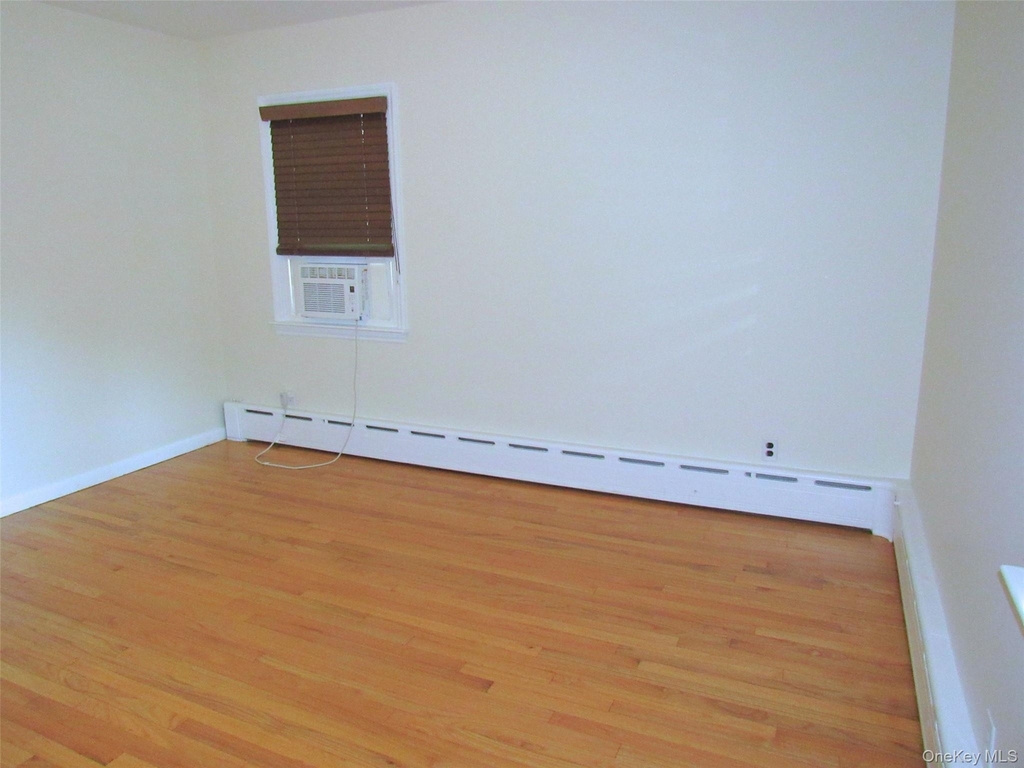 14 Piney Point Avenue - Photo 16