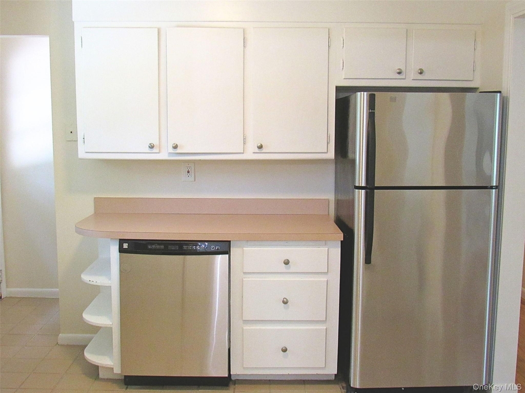 14 Piney Point Avenue - Photo 7
